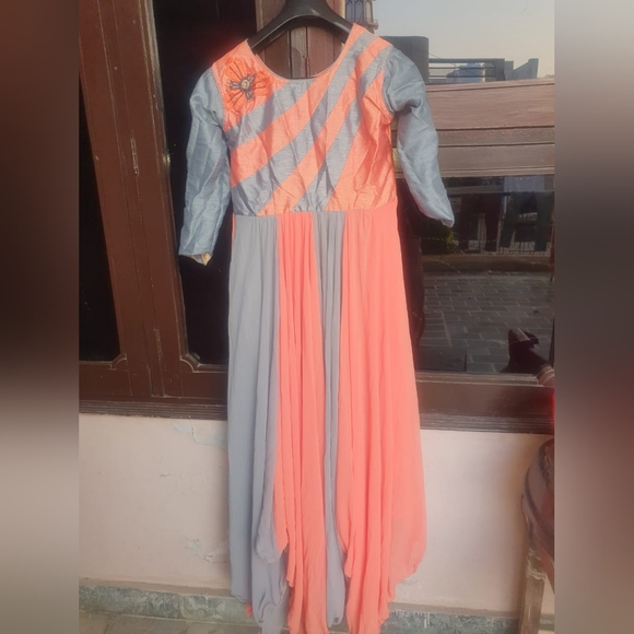 Gown  / Maxi / long one piece dress - Picture 3 of 5